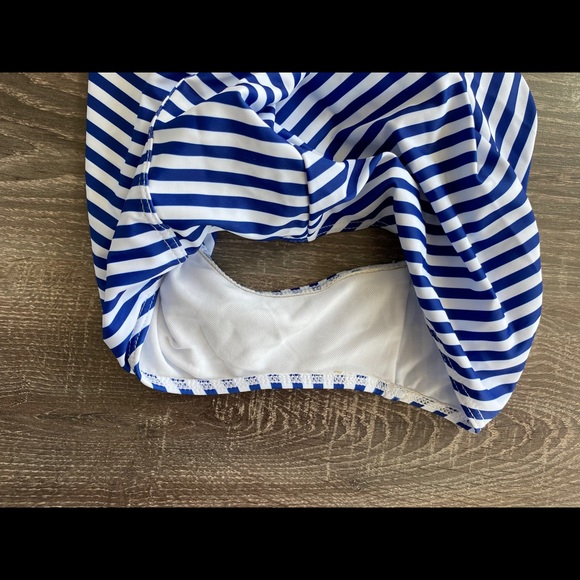 New W/O Tags Women’s Striped One Piece Swimsuit - Picture 8 of 8